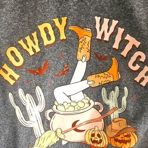 "HOWDY WITCH" T Shirt
